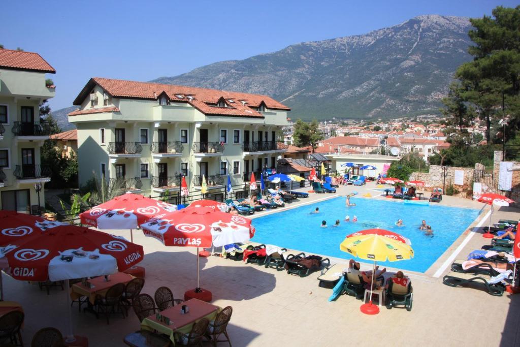 אולודניץ Grove Hotel מראה חיצוני תמונה