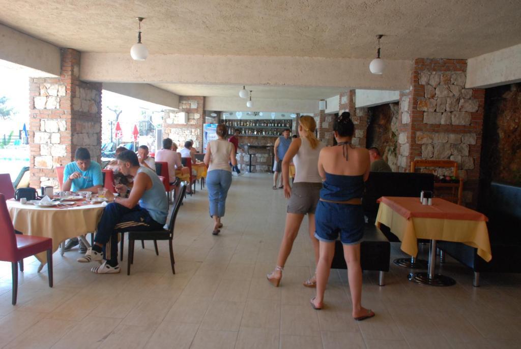 אולודניץ Grove Hotel מראה חיצוני תמונה