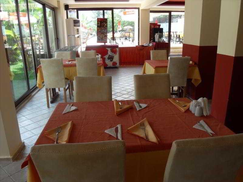 אולודניץ Grove Hotel מראה חיצוני תמונה