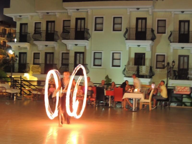 אולודניץ Grove Hotel מראה חיצוני תמונה