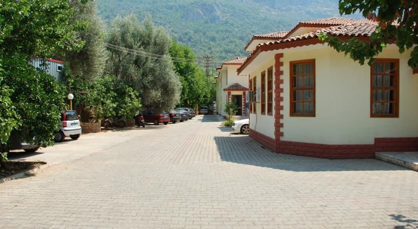אולודניץ Grove Hotel מראה חיצוני תמונה