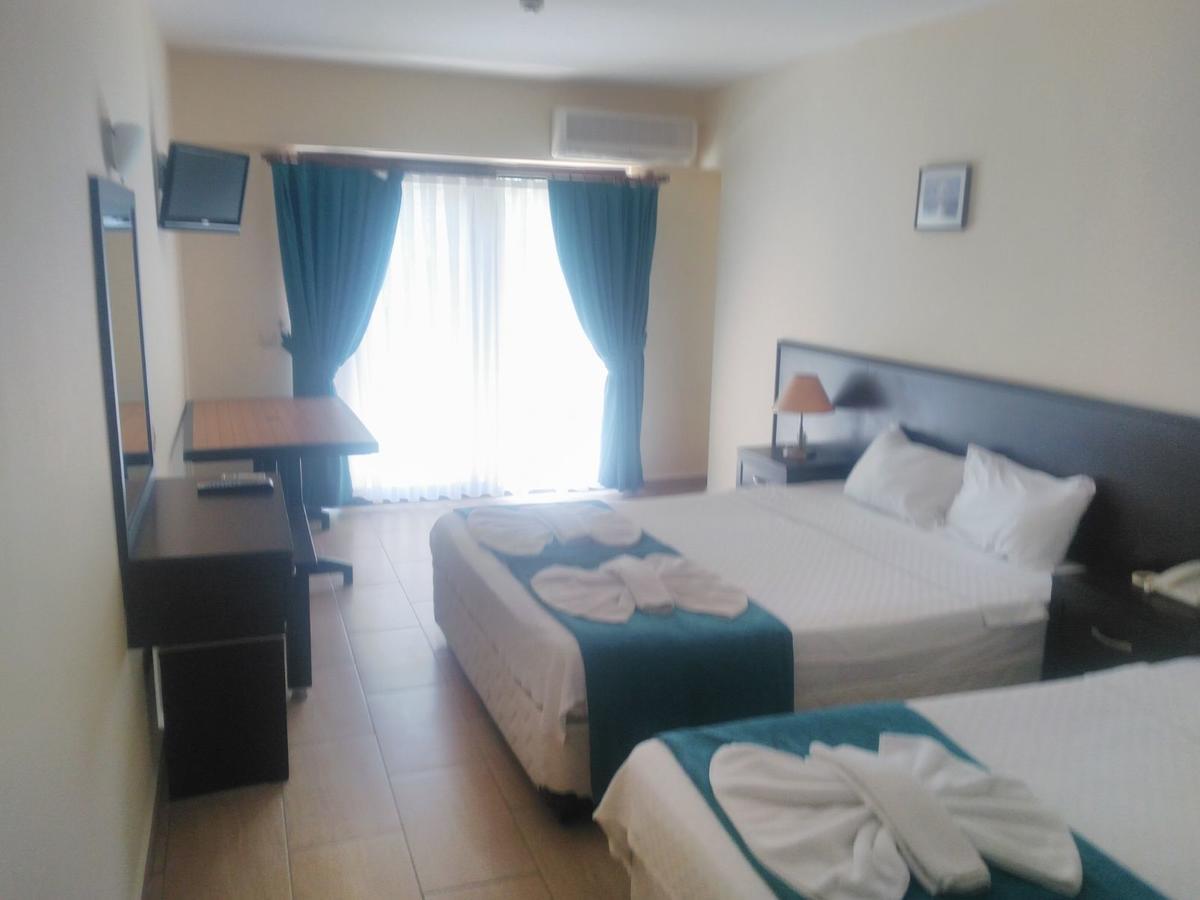 אולודניץ Grove Hotel מראה חיצוני תמונה
